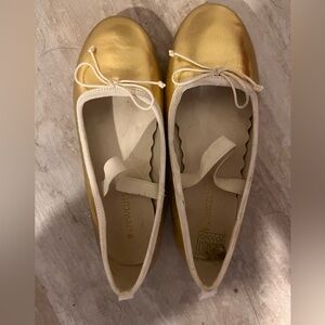 crewcuts gold Mary Jane’s! Size 13. Perfect for the holidays.
